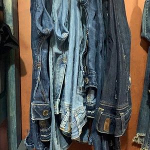 Lot of 5 American Eagle jeans